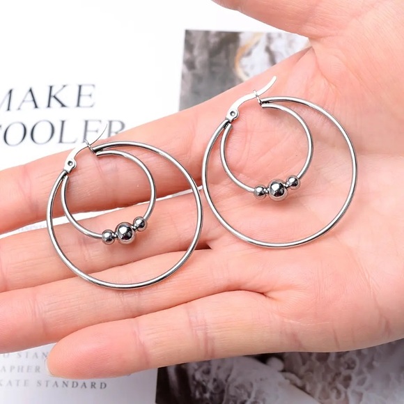 ⚜️𝟯𝟬%𝗢𝗙𝗙 𝗯𝘂𝗻𝗱𝗹𝗲𝘀 𝟯+⚜️ NEW Concentric Stainless Steel Hoop Earrings - Picture 4 of 11